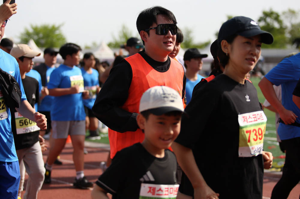 2025년_마라톤출발_143