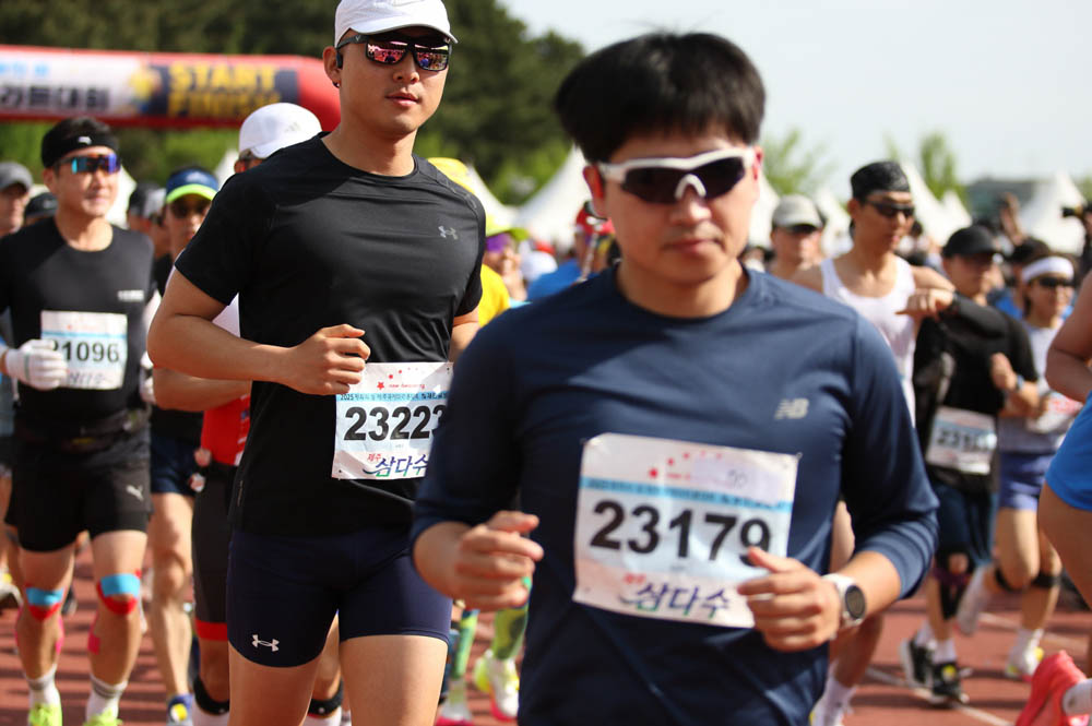 2025년_마라톤출발_19