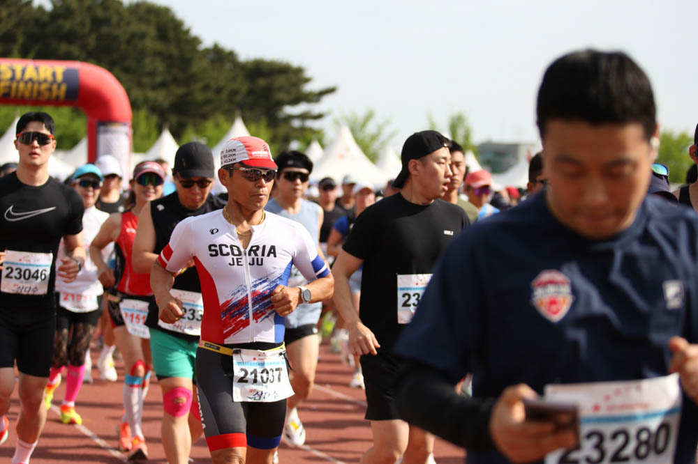 2025년_마라톤출발_25