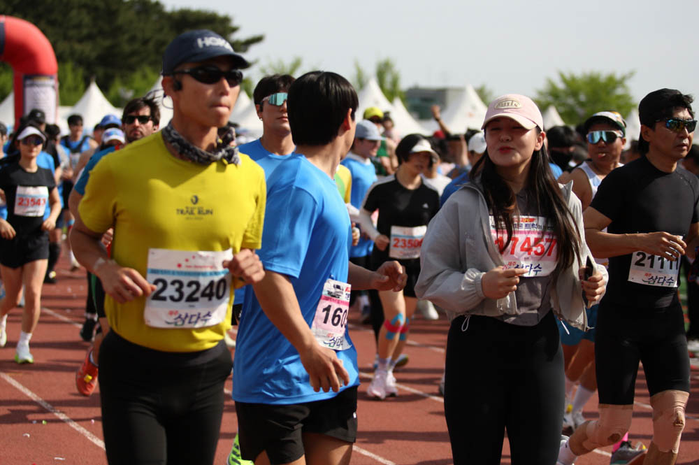 2025년_마라톤출발_31