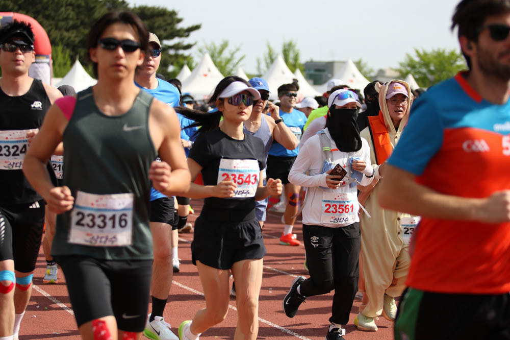 2025년_마라톤출발_32