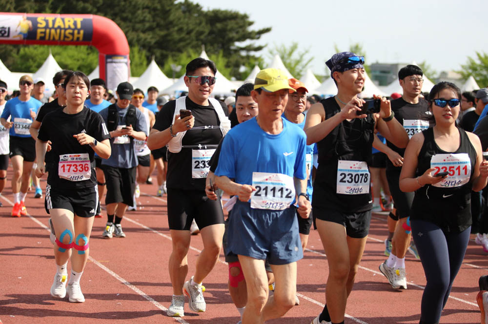 2025년_마라톤출발_34
