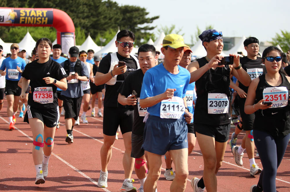 2025년_마라톤출발_35