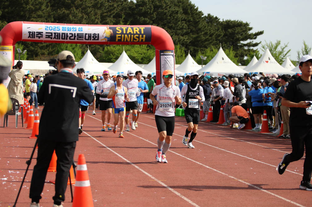 2025년_마라톤출발_39