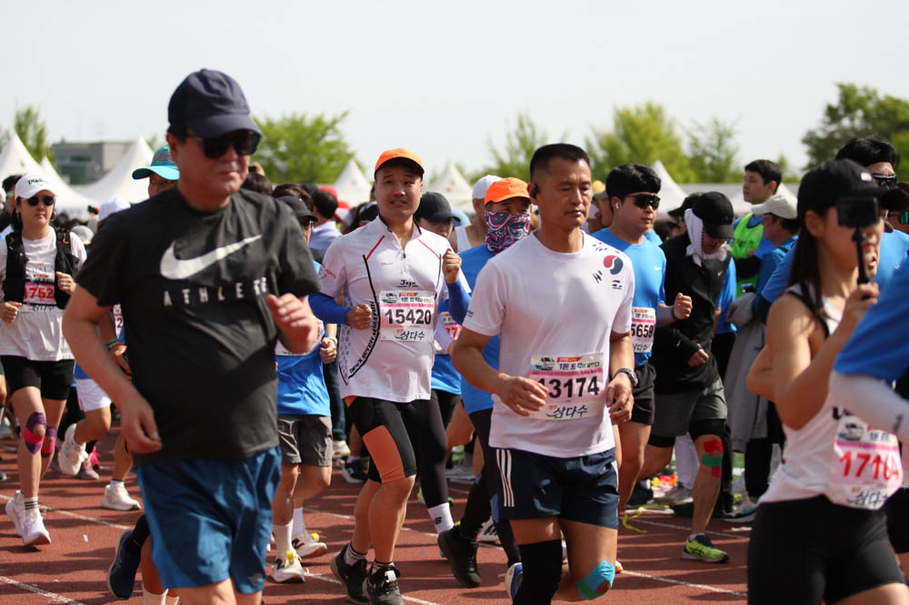 2025년_마라톤출발_49
