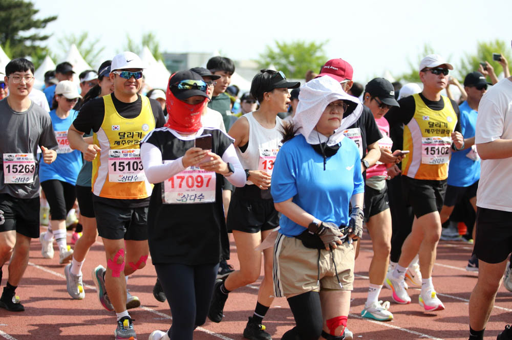 2025년_마라톤출발_54