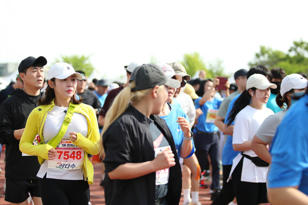 2025년_마라톤출발_60