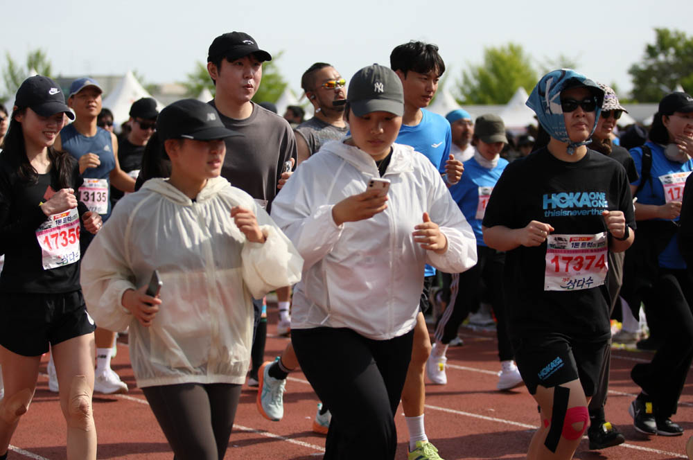 2025년_마라톤출발_73