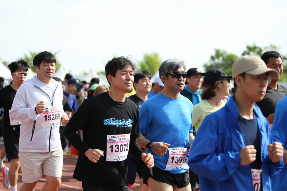 2025년_마라톤출발_76