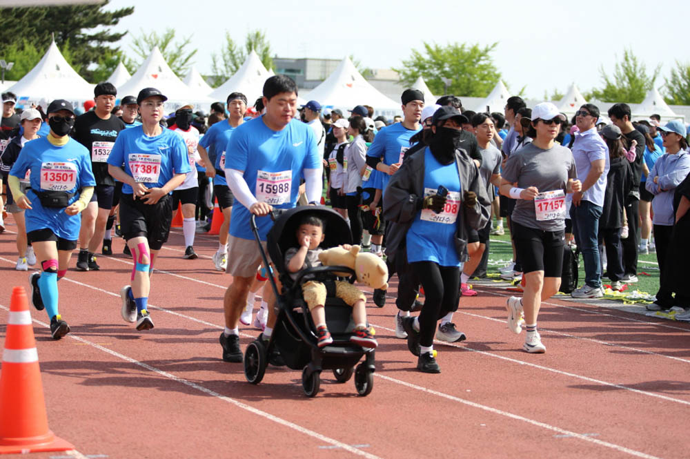 2025년_마라톤출발_88